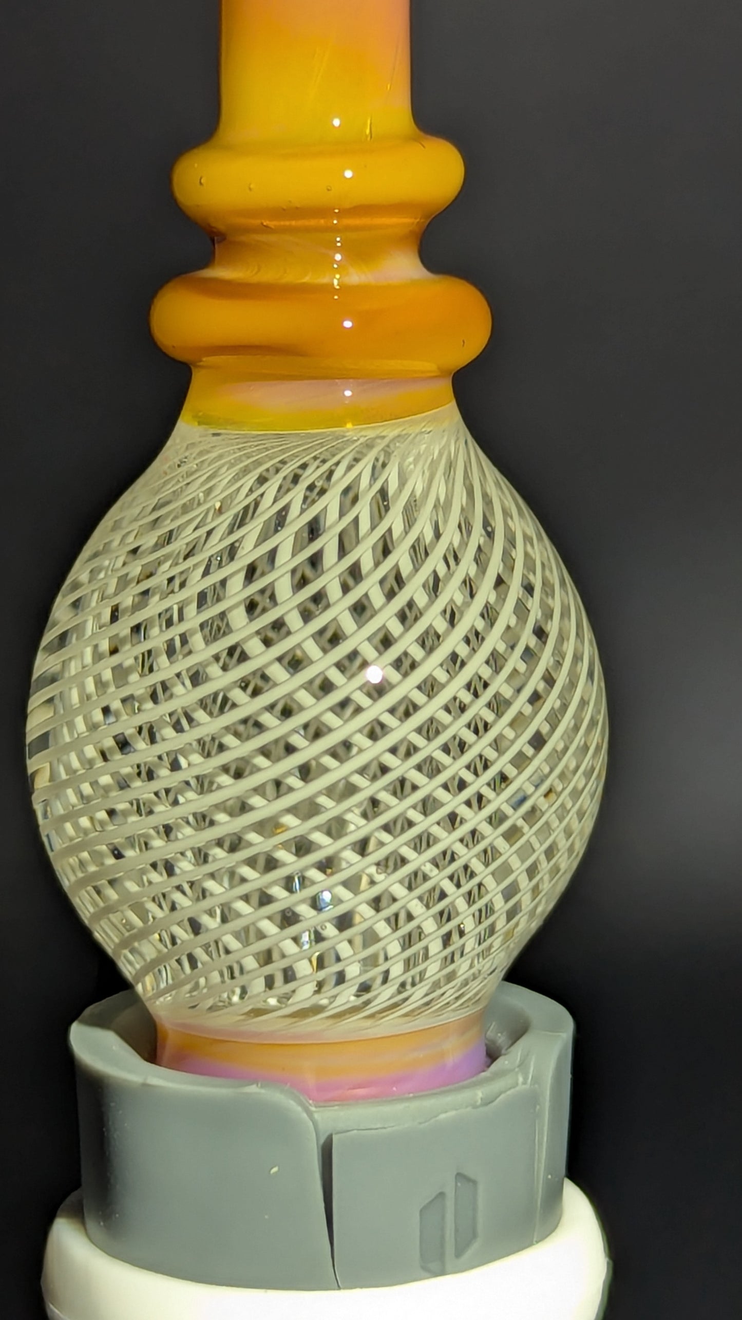 Burtoni pivot top